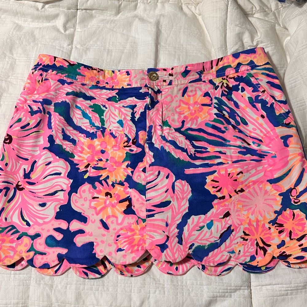 Lily Pulitzer Skort in EUC, washed, and hung to dry.